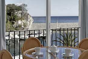 APARTAMENTOS PUERTO MARINA DEL ESTE