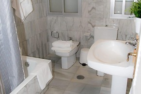 APARTAMENTOS PUERTO MARINA DEL ESTE