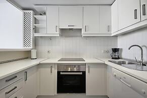 APARTAMENTOS PUERTO MARINA DEL ESTE