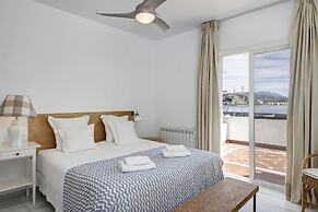 APARTAMENTOS PUERTO MARINA DEL ESTE