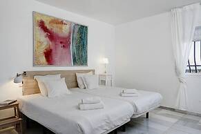 APARTAMENTOS PUERTO MARINA DEL ESTE