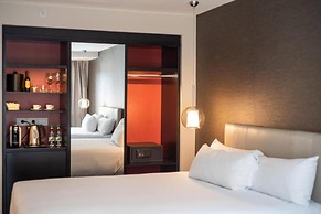 SORO Montevideo, Curio Collection by Hilton