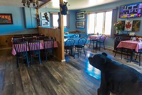 Bear Tracks Inn
