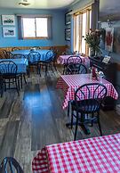 Bear Tracks Inn