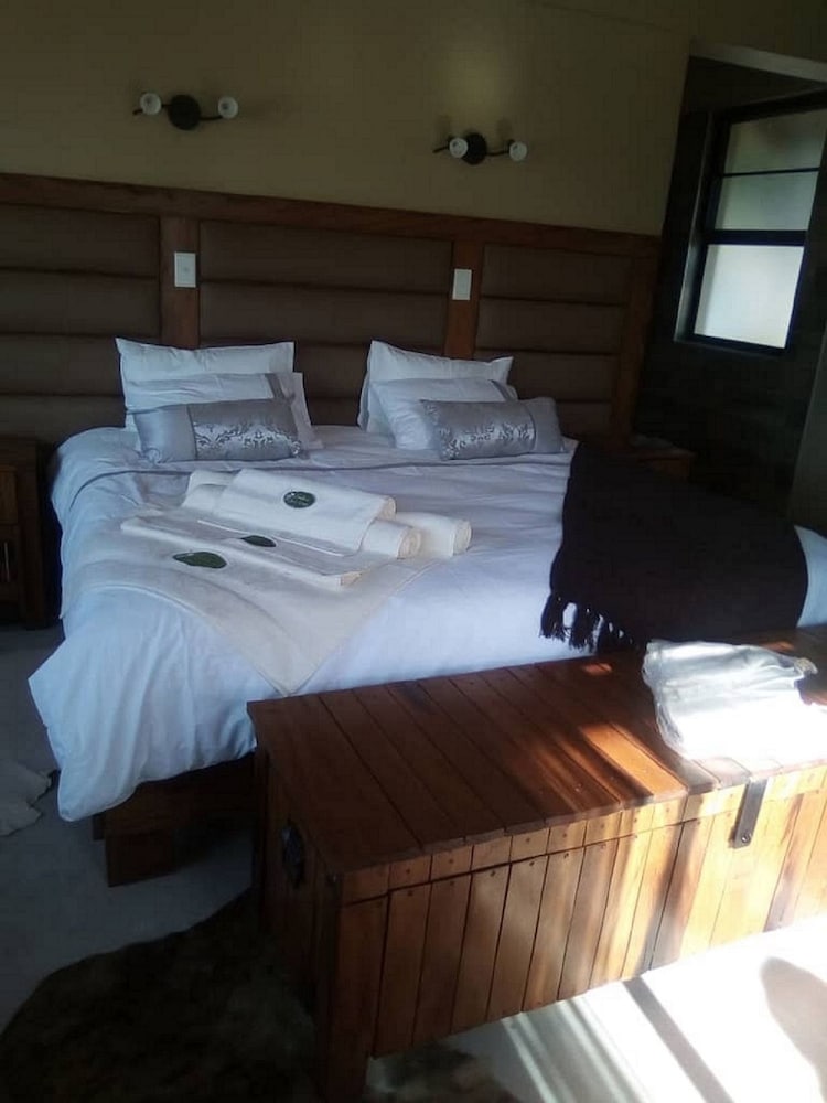 Callies Game Lodge Safaris