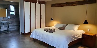 Callies Game Lodge Safaris