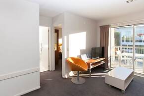 Apartment 25
