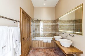 Domaine des Etangs, Auberge Collection