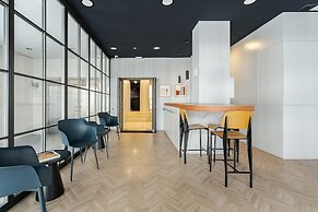 Feelathome Waldorf Suites Apartments
