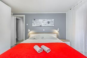 Fiorello Apartment