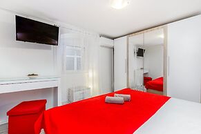 Fiorello Apartment