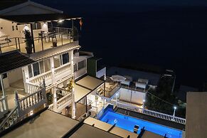 Qeparo Napolon Complex