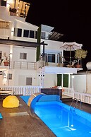 Qeparo Napolon Complex