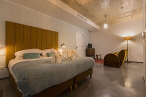 Sally Port Suites
