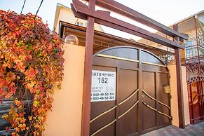 Guest House Apelsin
