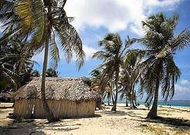 Cabins in Aguja Island