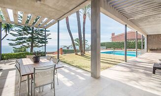 Luxury Beachfront Villa in Tarragona TH 63