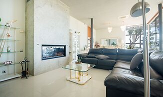 Luxury Beachfront Villa in Tarragona TH 63