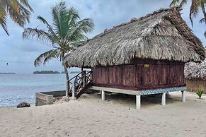 Cabins on paradise San Blas island