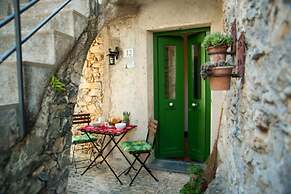Cassa di Loggia Sleeps 4 With Pool