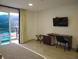 Hotel Majam's Resort