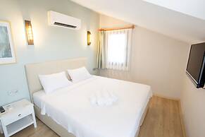 Pharos Hotel