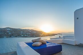 The Corfos Hills House