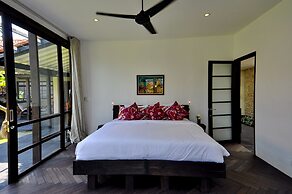 Majestic 5BR Villa Del Boca