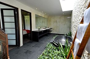 Majestic 5BR Villa Del Boca