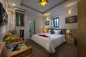 Camel City Hotel