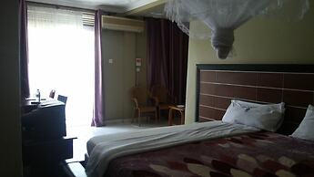 Pauline Hotel