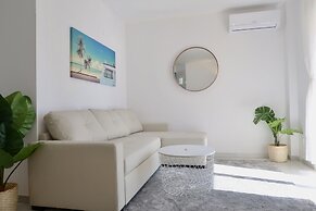 New Skandinavian penthouse-5min to beach