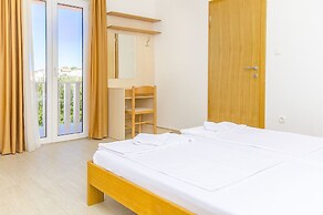 Apartments Tiho i Pave