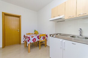 Apartments Tiho i Pave