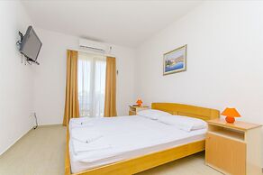 Apartments Tiho i Pave