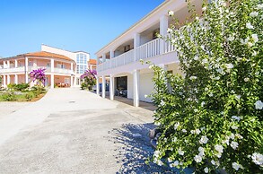Apartments Tiho i Pave