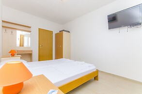 Apartments Tiho i Pave