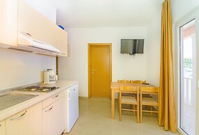Apartments Tiho i Pave