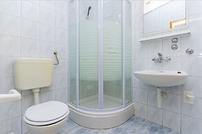 Apartments Tiho i Pave