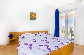 Apartments Tiho i Pave