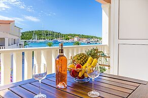 Apartments Tiho i Pave