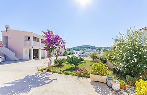 Apartments Tiho i Pave