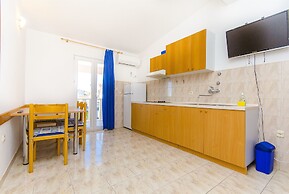 Apartments Tiho i Pave
