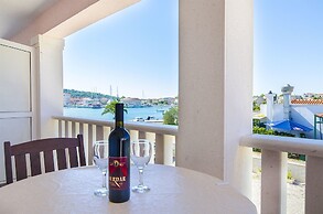 Apartments Tiho i Pave