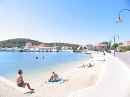 Apartments Tiho i Pave