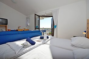 Apartments Mira