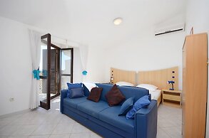 Apartments Mira