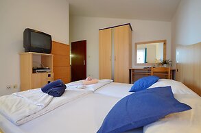 Apartments Mira