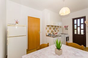Apartment Lavcevic
