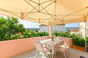 Apartment Lavcevic